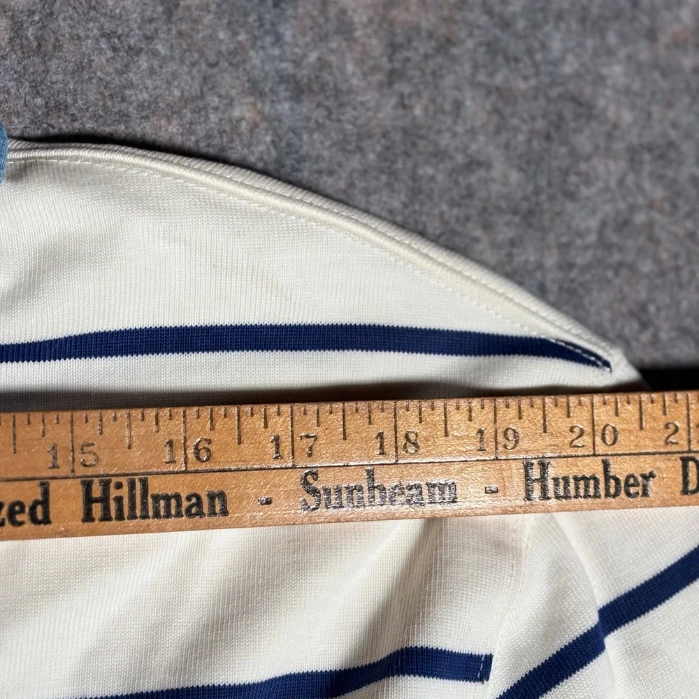 J.Crew Rugby Shirt Mens Medium Cream‎ Navy Blue Excellent Chambray Collar Stripe